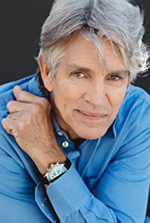 How tall is Eric Roberts?